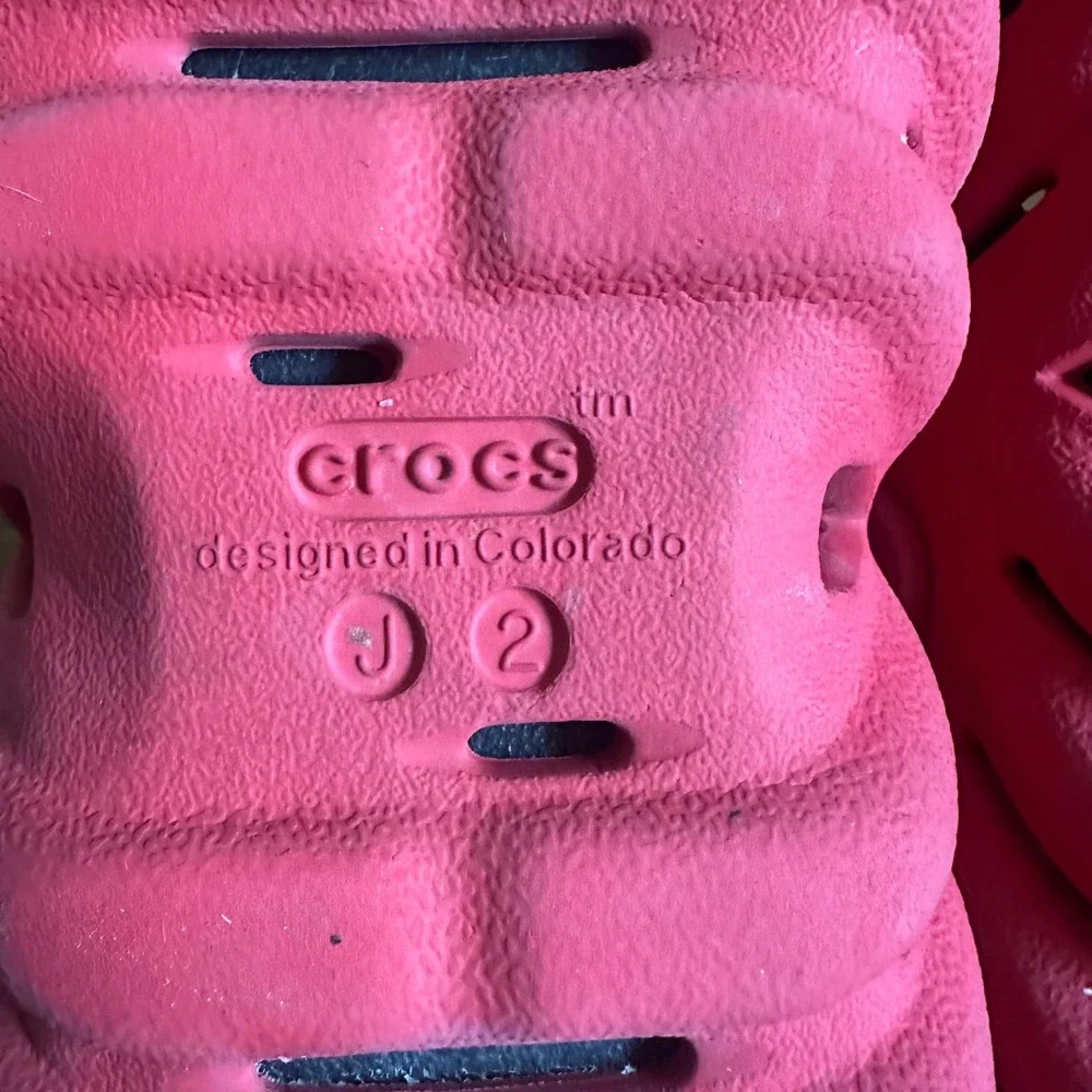Crocs J2 Size 2‎ Toddler Kids Red Classic Clog Sandals Shoes
